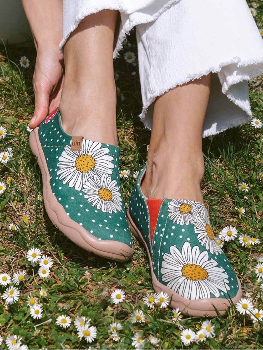 NWOB UIN Starnight Daisy Toledo Art Printed Slip-On Travel Loafer US 8